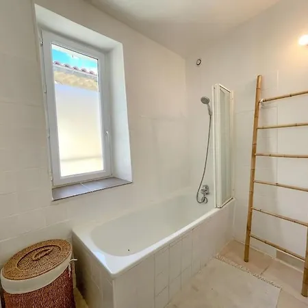 Charmante Maison De Village - Plages 30' Holiday home *